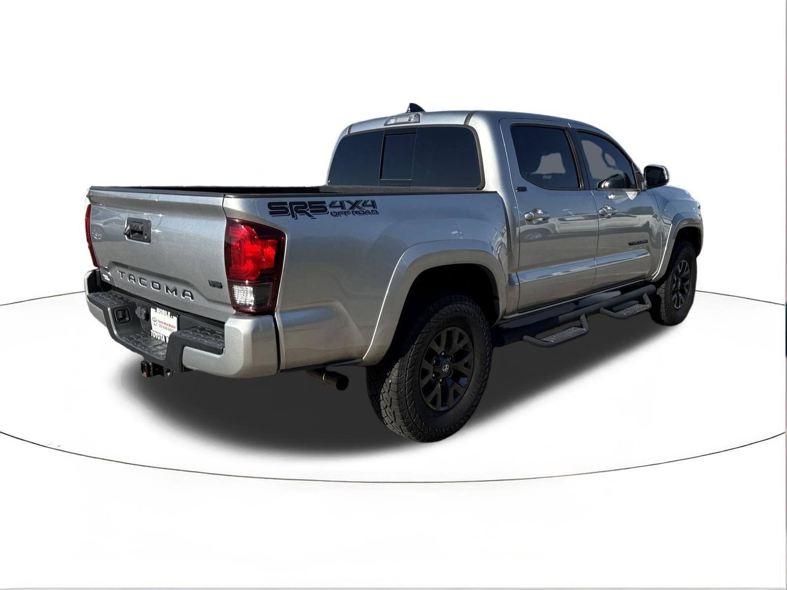 Used 2022 Toyota Tacoma SR5 w/ Technology Package RWD image 3