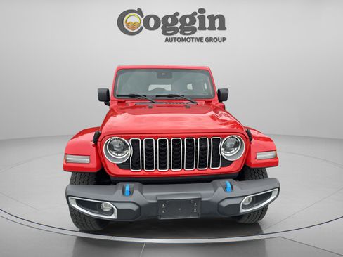 Used 2024 Jeep Wrangler Sahara image 10