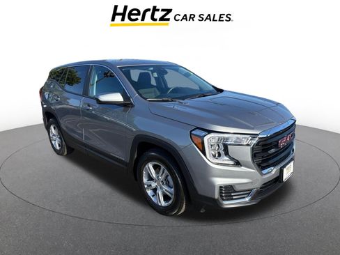 Used 2024 GMC Terrain SLE FWD image 1
