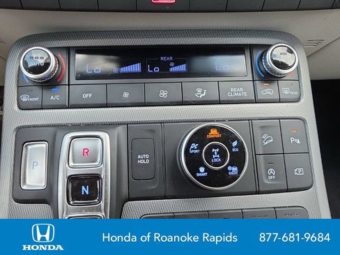 Used 2024 Hyundai Palisade Limited AWD/4WD image 18