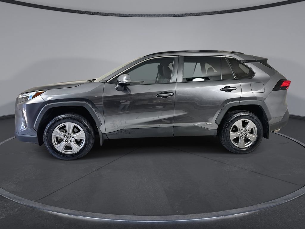 Used 2024 Toyota RAV4 XLE AWD/4WD image 5