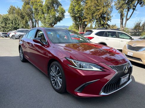 Used 2019 Lexus ES 350 w/ Premium Package FWD image 3