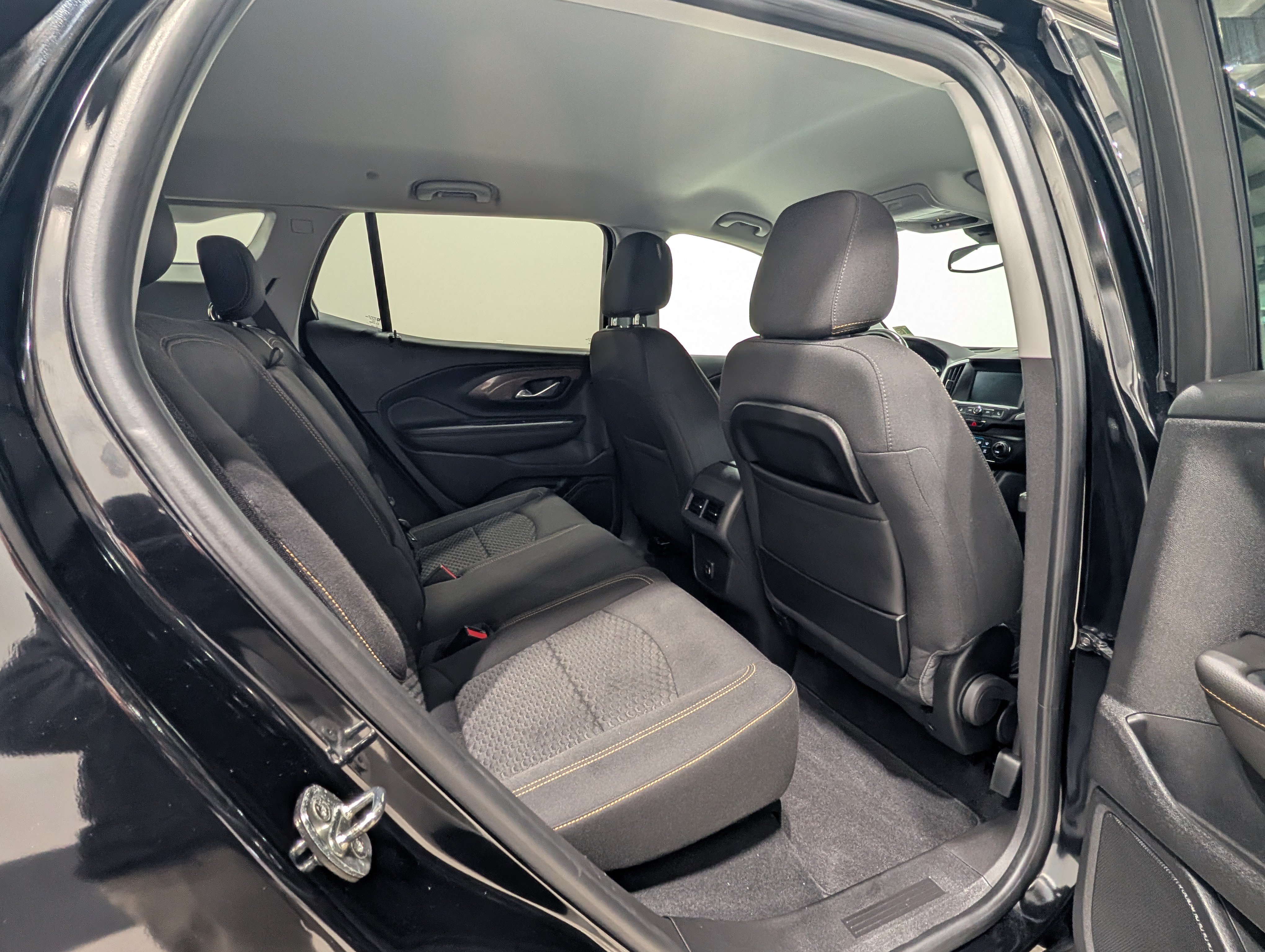 Used 2020 GMC Terrain SLE w/ Driver Convenience Package AWD/4WD image 17