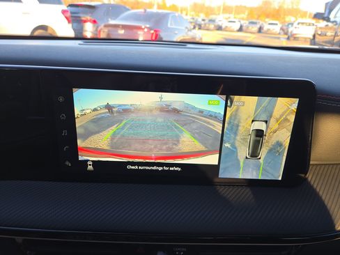 Used 2025 Nissan Kicks SR image 15