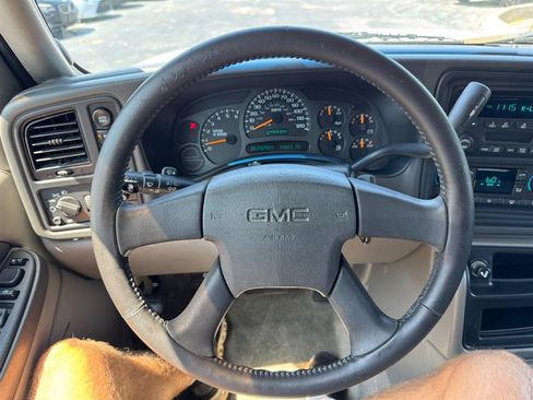 Used 2003 GMC Yukon SLT w/ 1SC Preferred Equipment Group AWD/4WD image 11