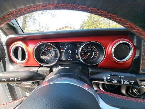 Used 2023 Jeep Wrangler Unlimited Rubicon w/ Cold Weather Group image 16