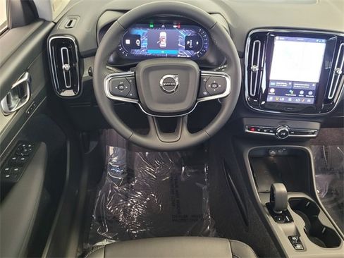 New 2026 Volvo XC40 B5 Core w/ Climate Package image 7