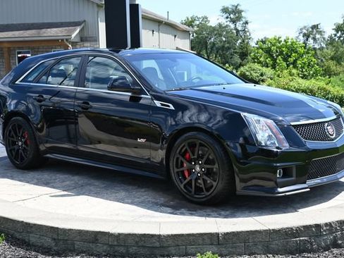 Used 2014 Cadillac CTS V RWD image 3