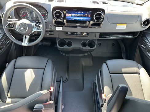 New 2025 Mercedes-Benz Sprinter 2500 image 13