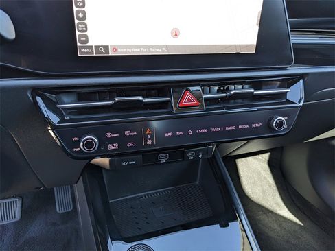 Certified 2023 Kia Niro EX image 26