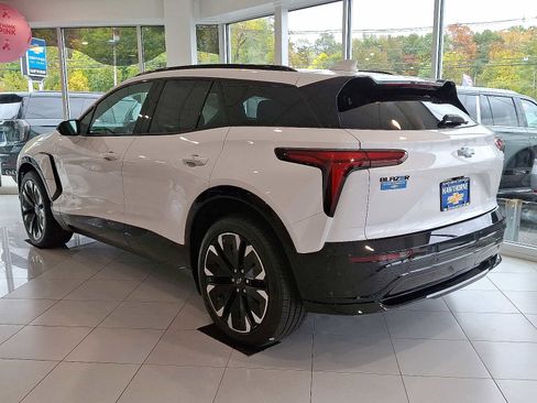 Used 2025 Chevrolet Blazer EV RS image 6