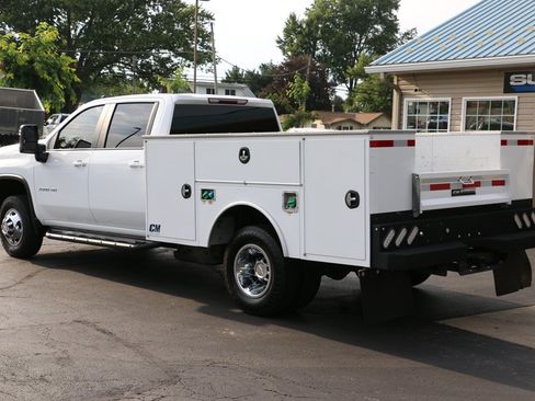 Used 2024 Chevrolet Silverado 3500 LT w/ Convenience Package AWD/4WD image 3