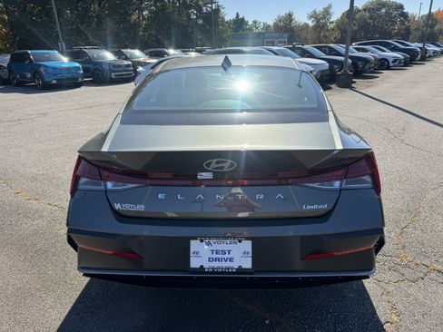 New 2025 Hyundai Elantra Limited w/ Cargo Package image 6