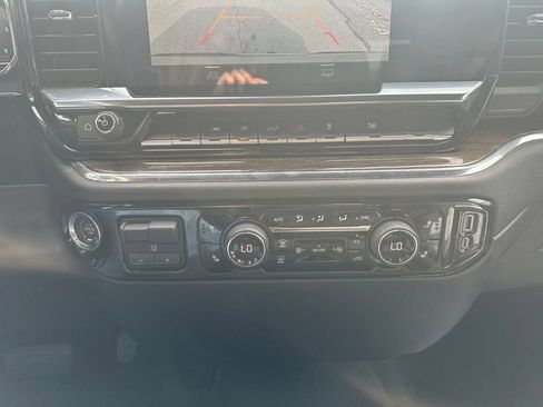 Used 2024 Chevrolet Silverado 1500 RST AWD/4WD image 18