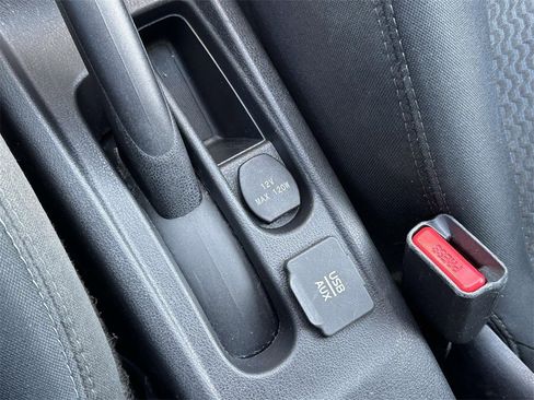 Used 2015 Nissan Versa Note SV image 31