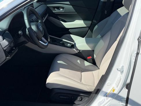 Used 2025 Honda Accord Touring image 17