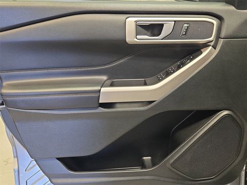 Used 2023 Ford Explorer XLT w/ Equipment Group 202A image 27