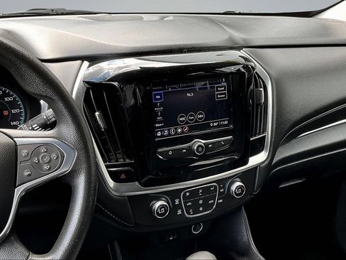 Used 2021 Chevrolet Traverse LS AWD/4WD image 9