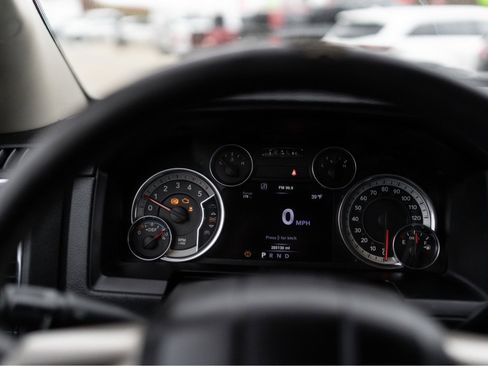 Used 2016 RAM 3500 Laramie w/ Convenience Group image 21