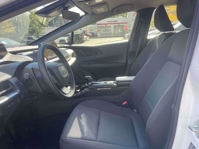 Used 2025 Toyota Prius LE FWD image 16