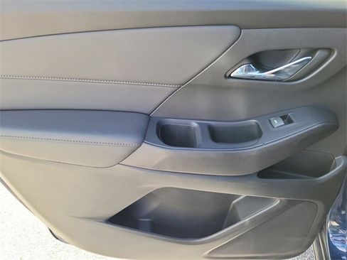 Certified 2023 Chevrolet Traverse LT image 11