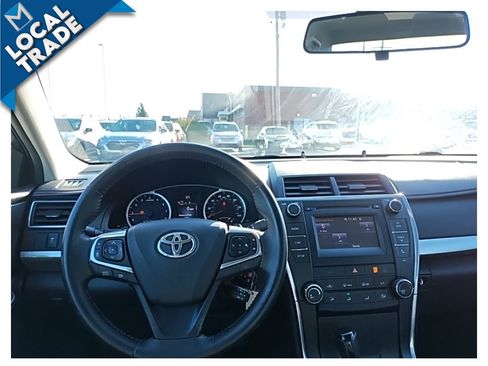 Used 2017 Toyota Camry SE image 25