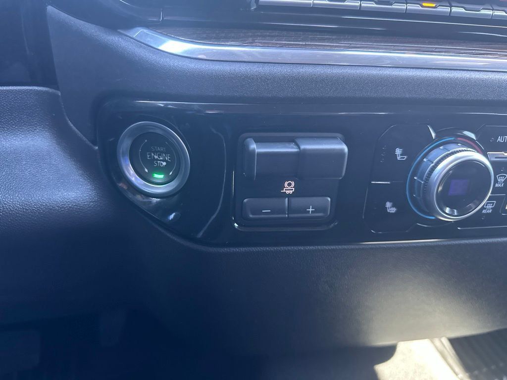 Used 2025 GMC Sierra 1500 Elevation AWD/4WD image 6
