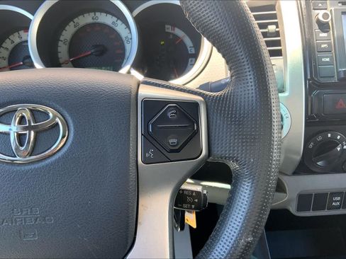 Used 2014 Toyota Tacoma 4x4 Double Cab image 25