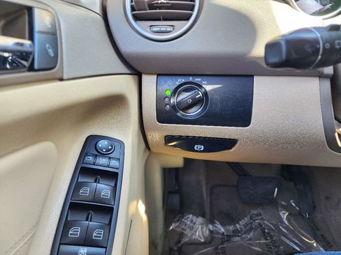 Used 2011 Mercedes-Benz ML 350 4MATIC image 24