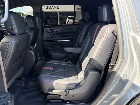 Used 2026 Chevrolet Traverse RS w/ LPO, Floor Liner Package FWD image 11