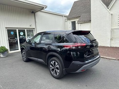 Used 2023 Nissan Rogue SV AWD/4WD image 4