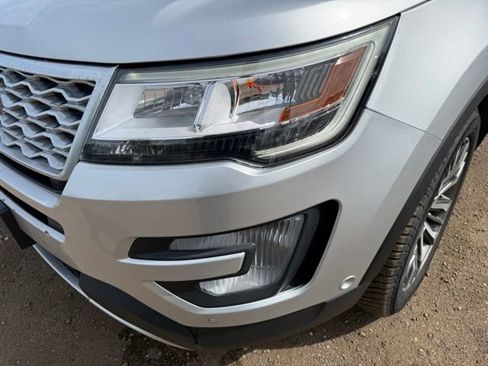 Used 2017 Ford Explorer Platinum AWD/4WD image 9