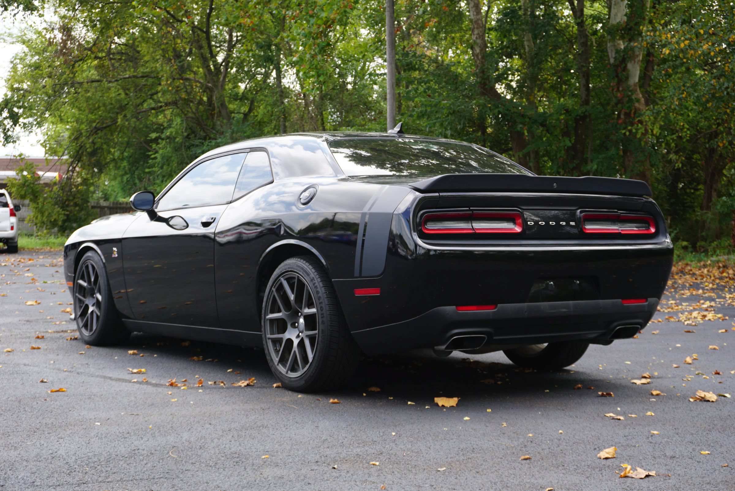 Used 2016 Dodge Challenger R/T Scat Pack w/ Leather Interior Group RWD image 7