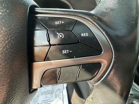 Used 2019 Dodge Charger SXT w/ Leather Interior Group RWD image 16