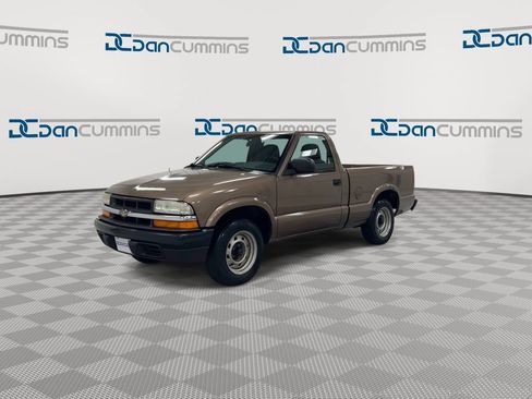 Used 2003 Chevrolet S10 Pickup 2WD Regular Cab w/ Convenience Package image 4