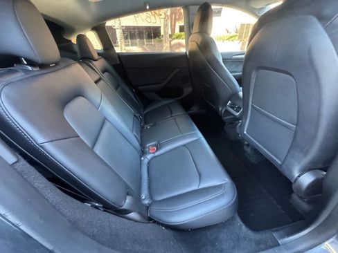 Used 2024 Tesla Model Y Performance image 14