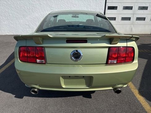 Used 2005 Ford Mustang GT RWD image 5