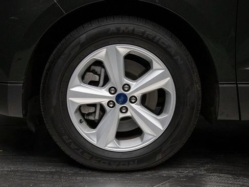 Used 2022 Ford Edge SE image 5