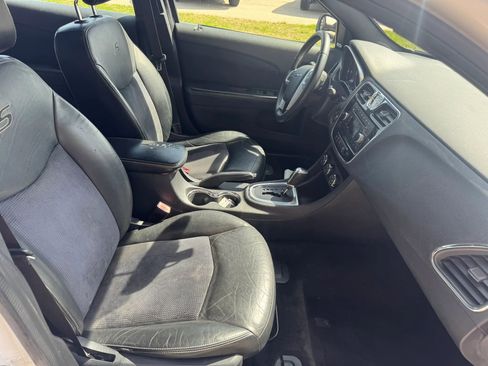 Used 2014 Chrysler 200 Limited w/ 200 S V6 Premium Group image 13