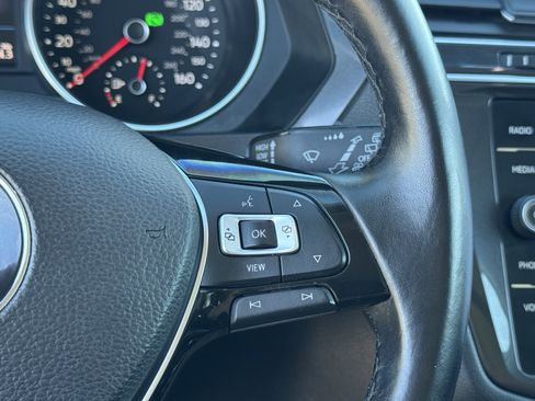 Certified 2019 Volkswagen Tiguan SE w/ Panoramic Sunroof Package image 22