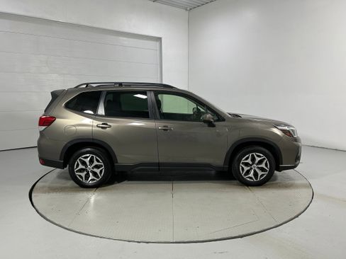 Used 2020 Subaru Forester Premium w/ Popular Package #1 AWD/4WD image 36
