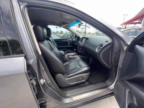 Used 2015 Nissan Pathfinder SL w/ Cargo Package FWD image 12