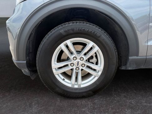 Used 2022 Ford Explorer XLT AWD/4WD image 28