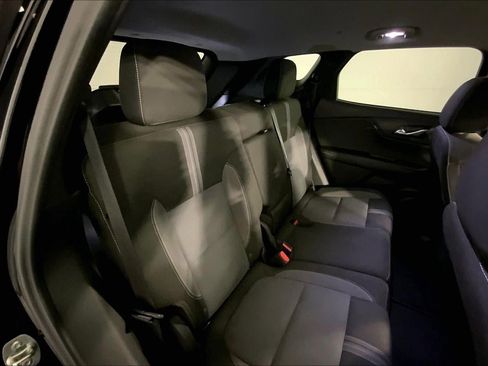 Used 2025 Chevrolet Blazer LT AWD/4WD image 23