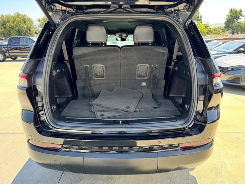 Used 2021 Jeep Grand Cherokee L Laredo image 15