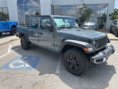 New 2025 Jeep Gladiator Sport image 42