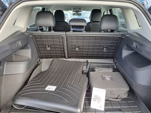 New 2025 Volkswagen Tiguan SE image 27