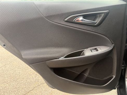 Used 2017 Chevrolet Malibu LT image 25