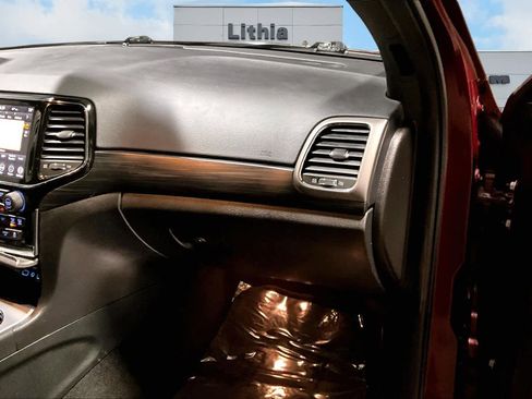 Used 2020 Jeep Grand Cherokee Altitude image 24