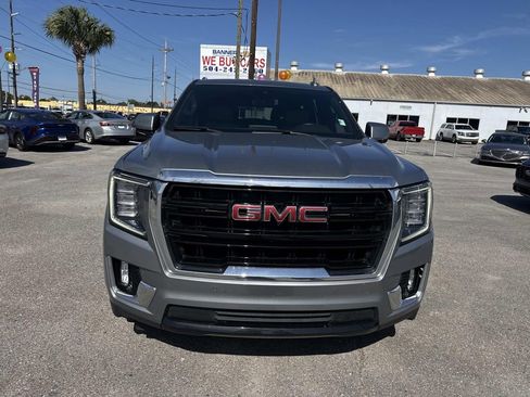 Used 2023 GMC Yukon SLE w/ Gmc Pro Safety Plus Package AWD/4WD image 3